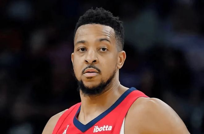 杰伦三双引领老鹰大胜雄鹿豪取9连胜