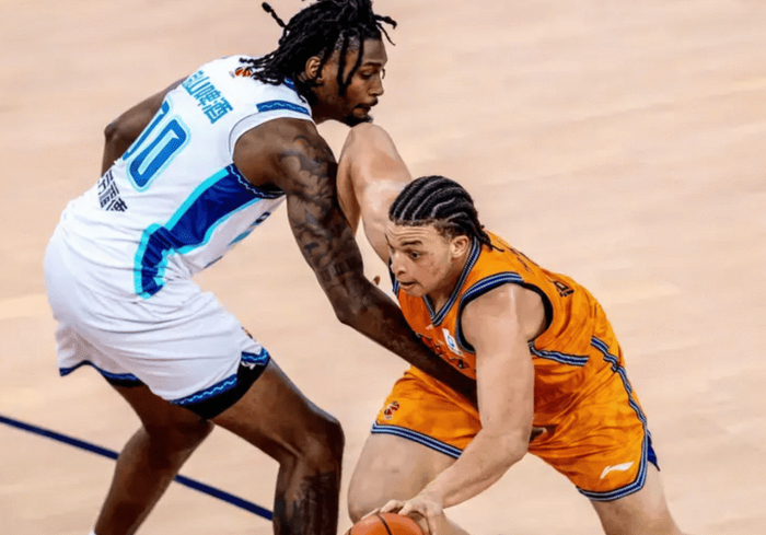 洛夫顿18+7+5助攻助力上海力克青岛