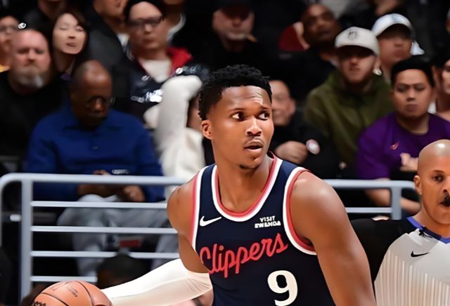 快船附加赛惨败勇士 阵容重组引热议