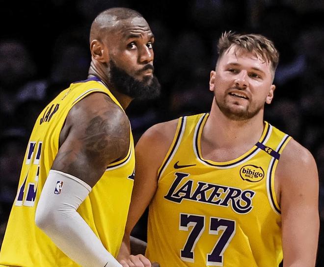 马刺创联盟最长连胜纪录提前锁定季后赛，文班