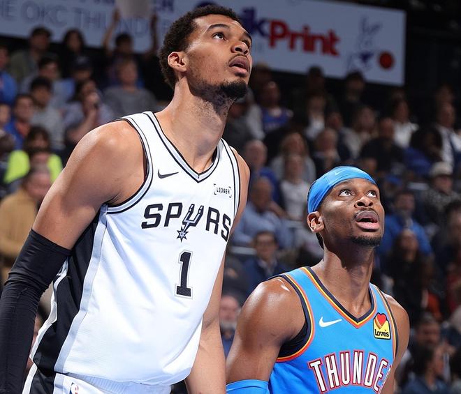 马刺创联盟最长连胜纪录提前锁定季后赛，文班